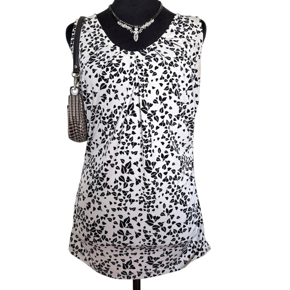 New York & Company Medium Black and Cream Patterned Blouse With Rutched Sides